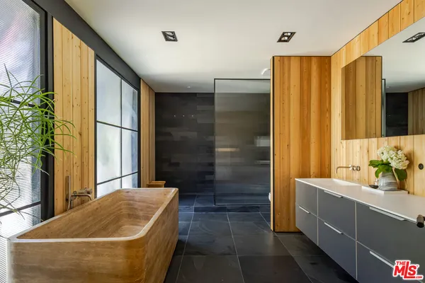 $3,375,000 | 3860 Kingswood Road, Sherman Oaks, CA 91403