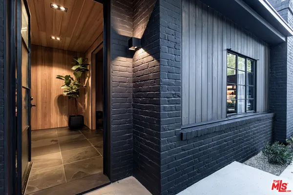 $3,375,000 | 3860 Kingswood Road, Sherman Oaks, CA 91403