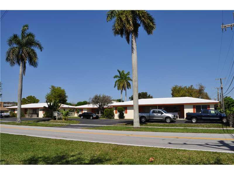 6451 Cypress Road, Unit 10 Plantation, FL 33317 - Photo 2 of 12 Exterior Front