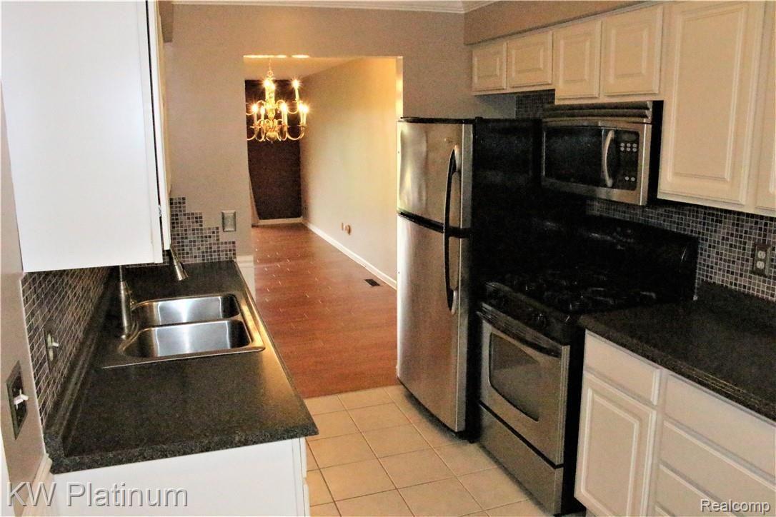 125 Cuttle Road, Unit E37 Marysville, MI 48040 - Photo 10 of 34 IMG_0622 updated.jpg
