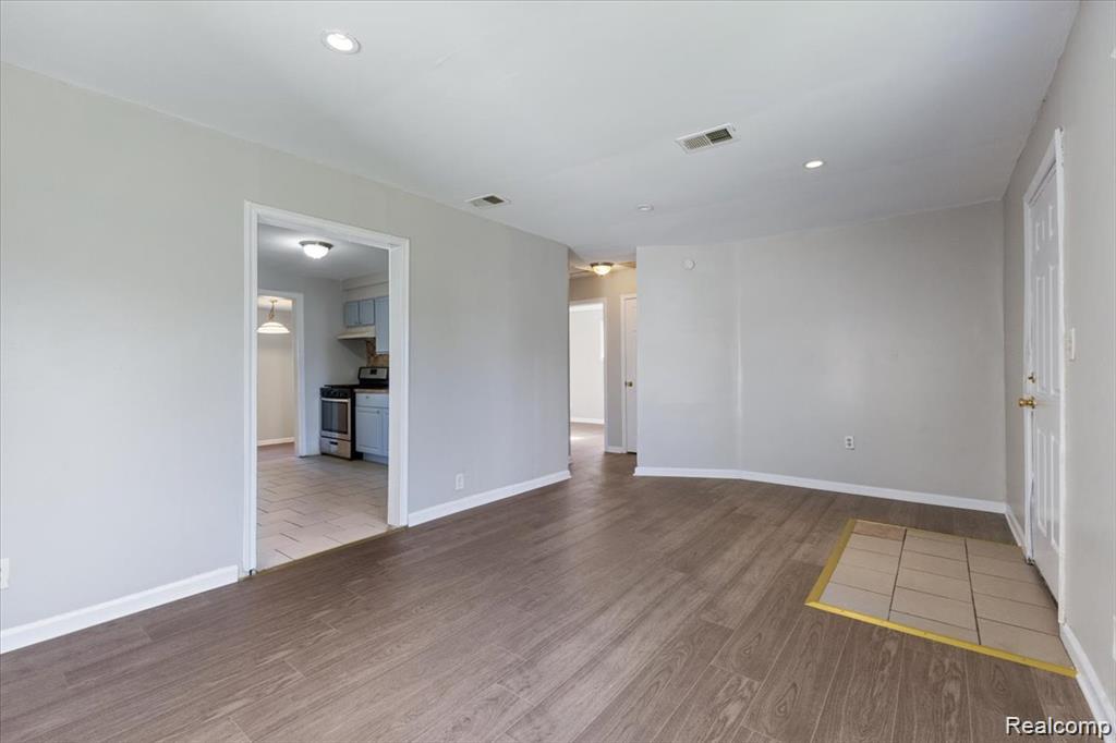 26076 Colgate Street Inkster, MI 48141 - Photo 4 of 24 GetMedia (7).jpg