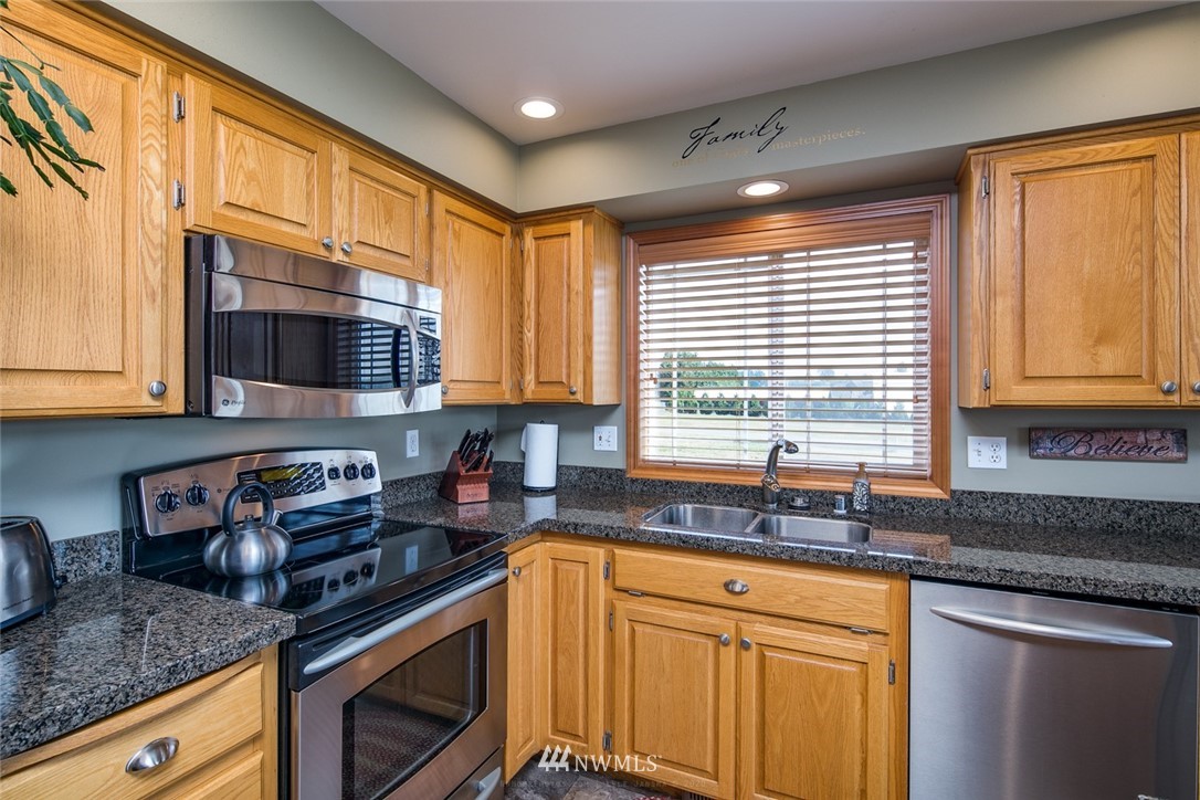 1595 Kok Road, Unit A Lynden, WA 98264 - Photo 12 of 33 Gallery Image 12