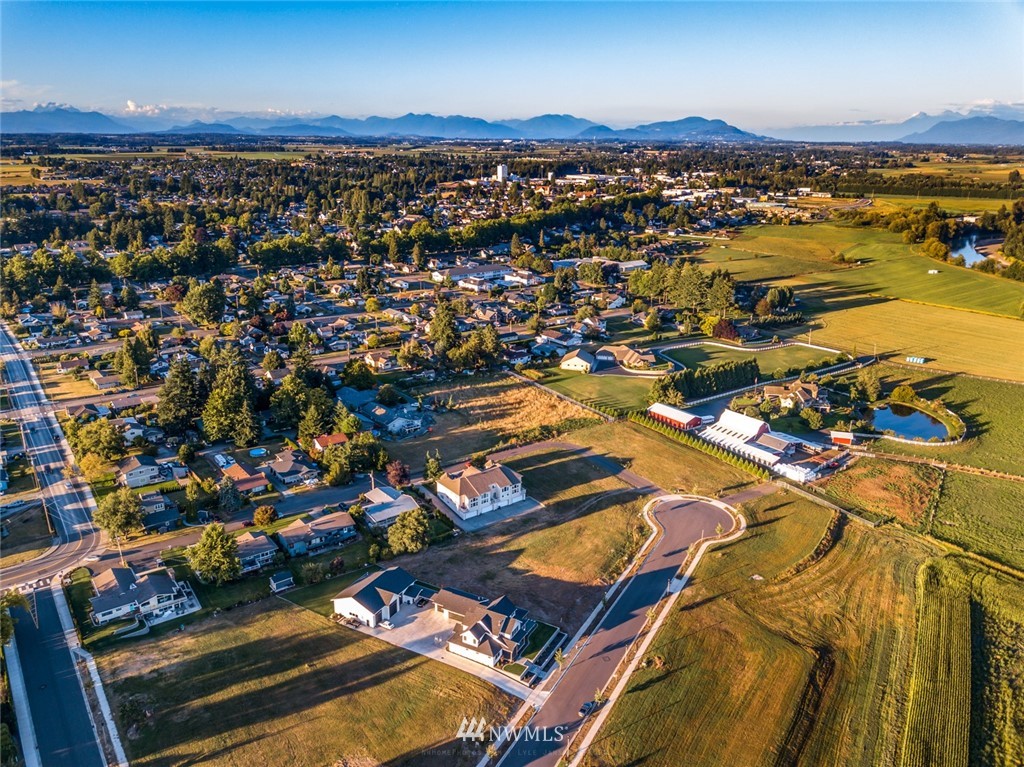 1595 Kok Road, Unit A Lynden, WA 98264 - Photo 32 of 33 Gallery Image 32