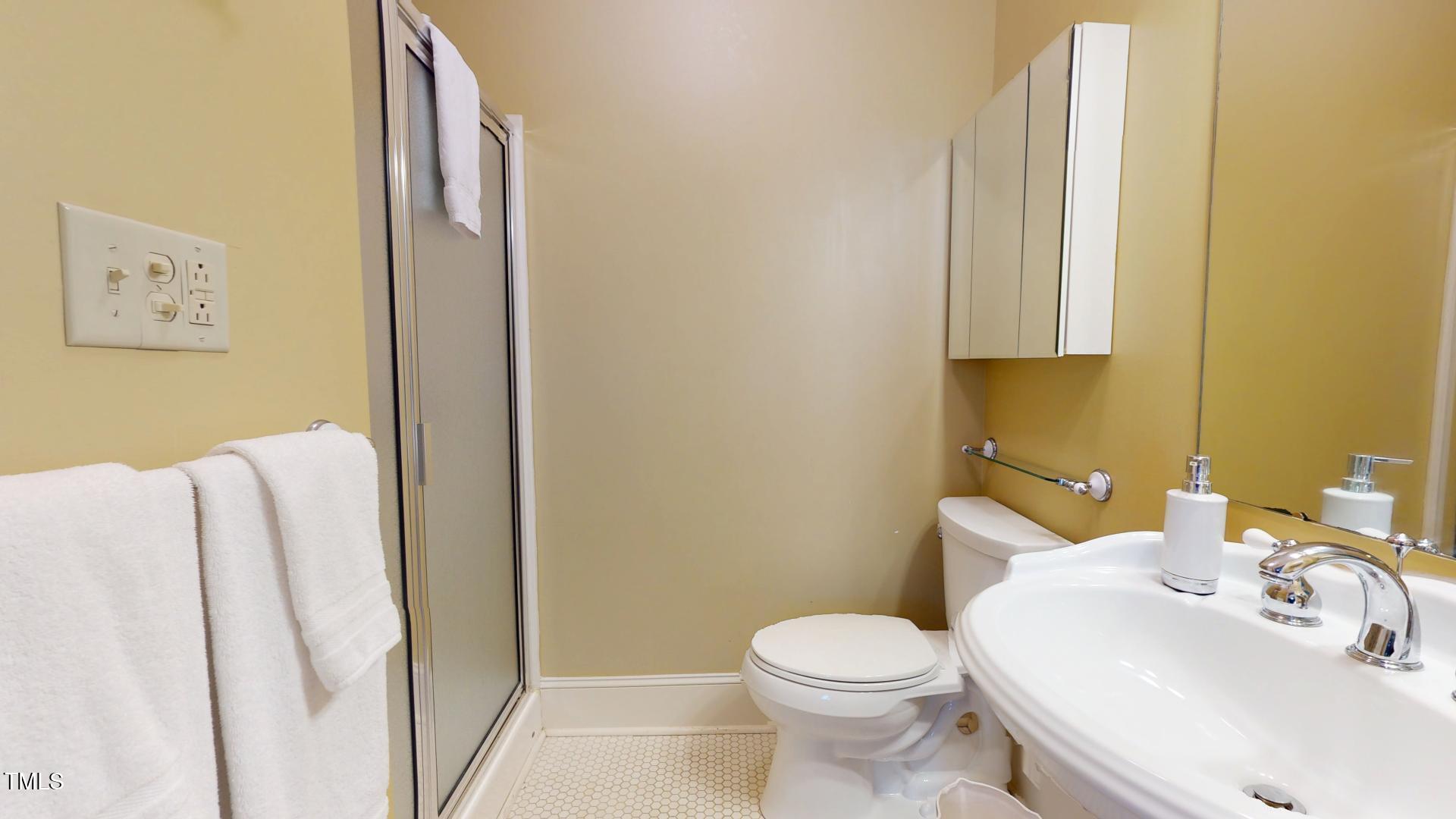 238 North Main Street Wake Forest, NC 27587 - Photo 38 of 100 2nd Lvl Bath Bed 3