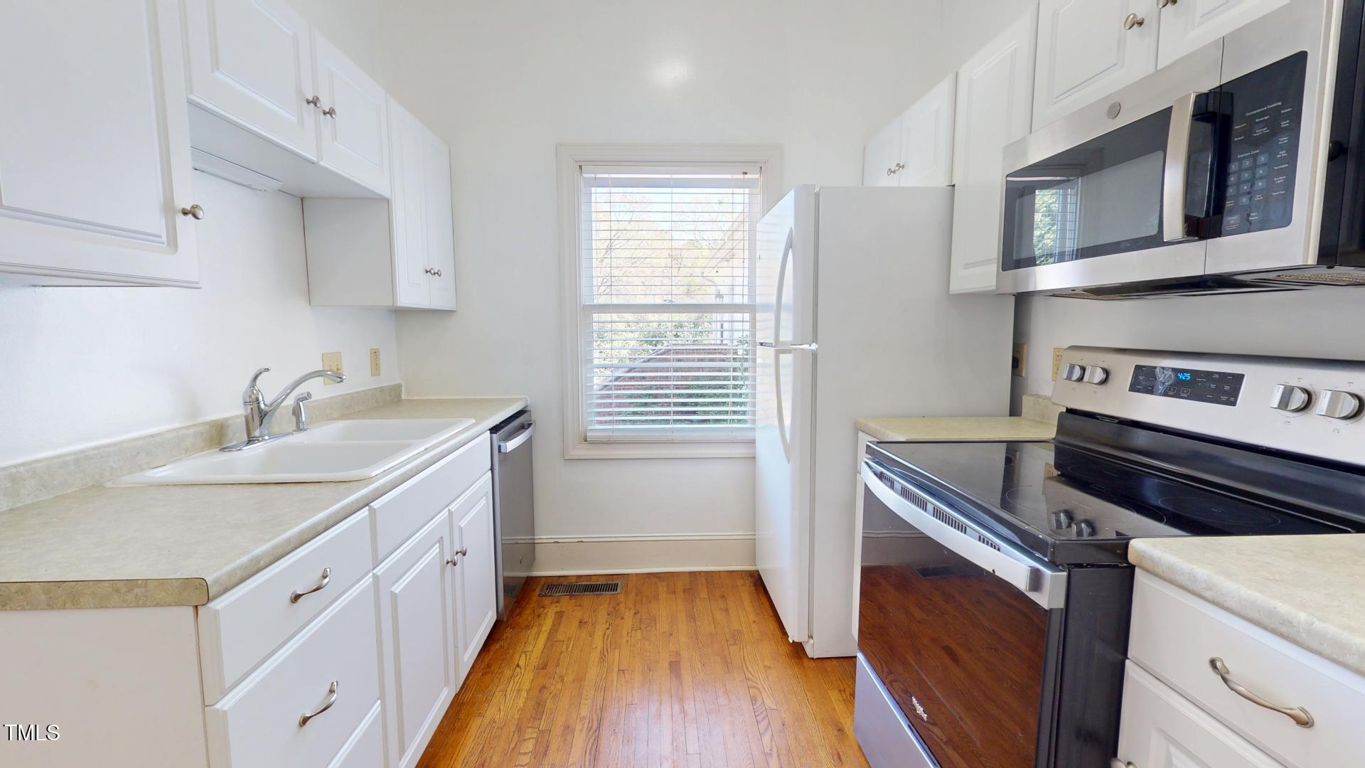 238 North Main Street Wake Forest, NC 27587 - Photo 73 of 100 1st Lvl Kitchen/Dining