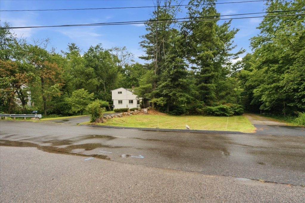 40 Maple Street Holliston, MA 01746 - Photo 3 of 22