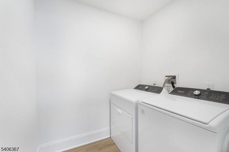 18 Samuel Way Chatham, NJ 07928 - Photo 13 of 31