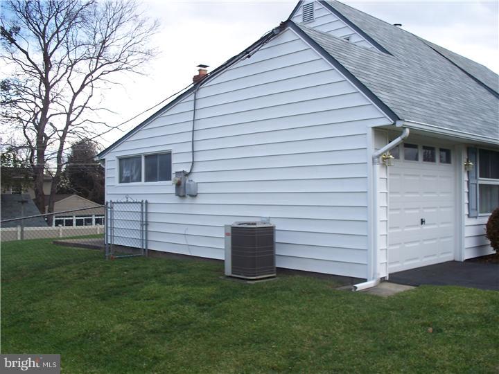 43 Quiet Road Levittown, PA 19057 - Photo 2 of 25 Exterior Side