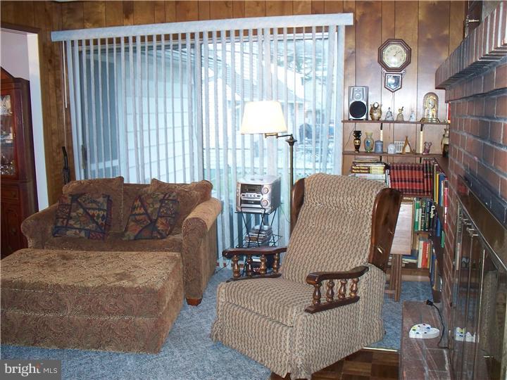 43 Quiet Road Levittown, PA 19057 - Photo 16 of 25 Family Room
