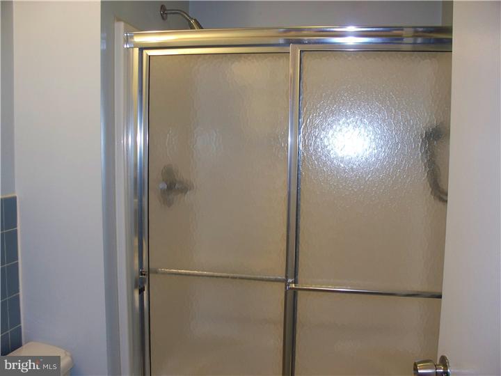 43 Quiet Road Levittown, PA 19057 - Photo 20 of 25 Bathroom