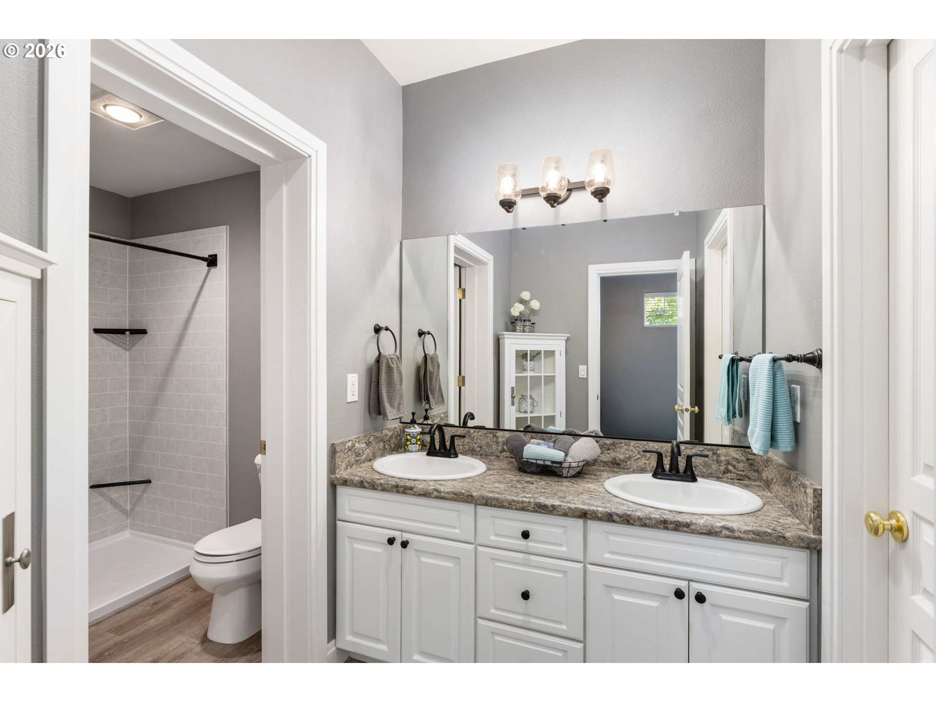 12398 Southwest Meader Way Beaverton, OR 97008 - Photo 21 of 30 Attached Bathroom #1