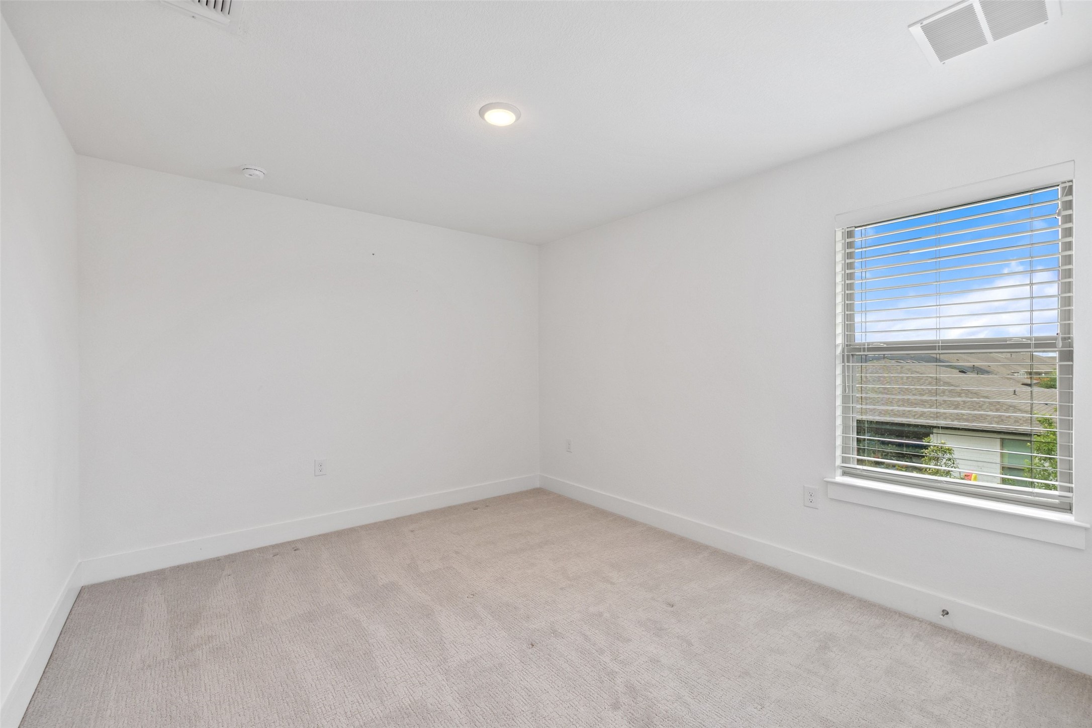 7908 Yokohama Terrace Austin, TX 78744 - Photo 31 of 40 an empty room with a window