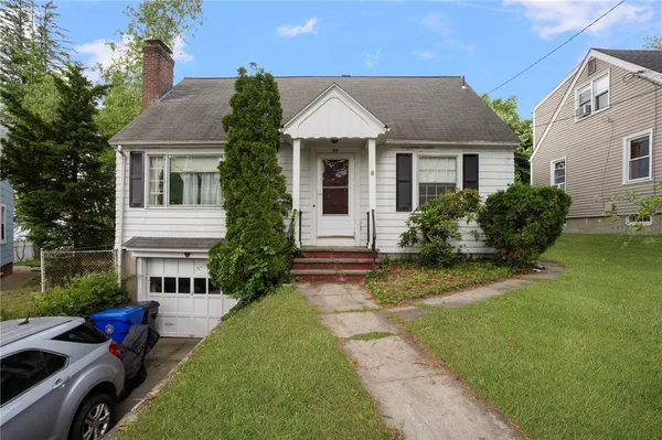 $330,000 | 39 Greenfield Avenue, North Providence, RI 02911