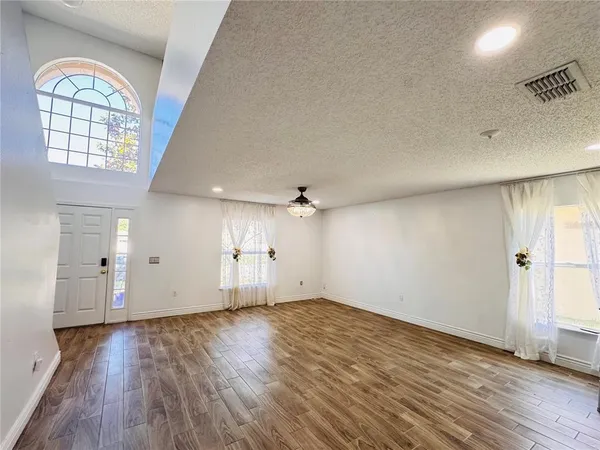 $2,995 | 2050 Corner Glen Drive, Orlando, FL 32820