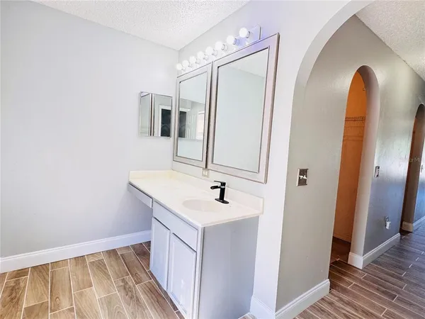$2,995 | 2050 Corner Glen Drive, Orlando, FL 32820