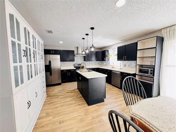 $2,995 | 2050 Corner Glen Drive, Orlando, FL 32820