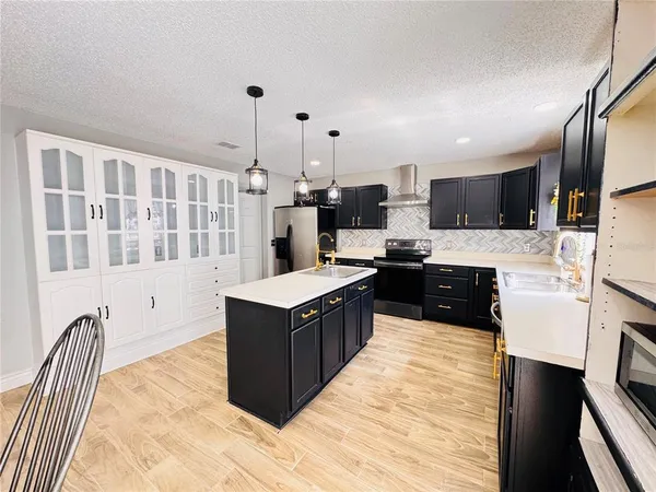 $2,995 | 2050 Corner Glen Drive, Orlando, FL 32820