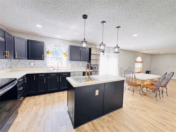 $2,995 | 2050 Corner Glen Drive, Orlando, FL 32820