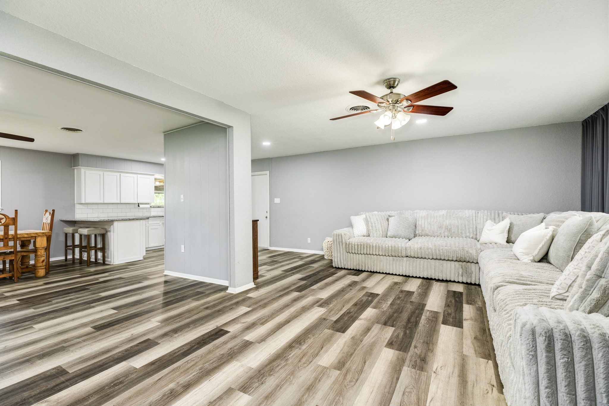 908 West Mulberry Street Angleton, TX 77515 - Photo 7 of 22