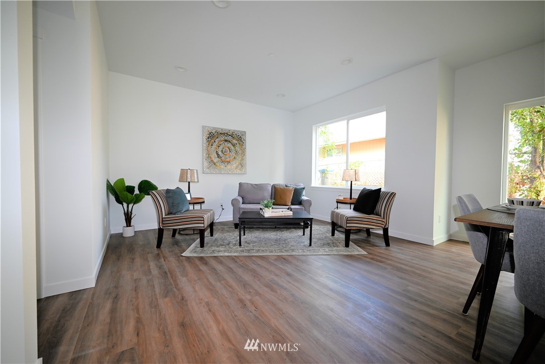 6404 South Langston Road Seattle, WA 98178 - Photo 2 of 19 Gallery Image 2