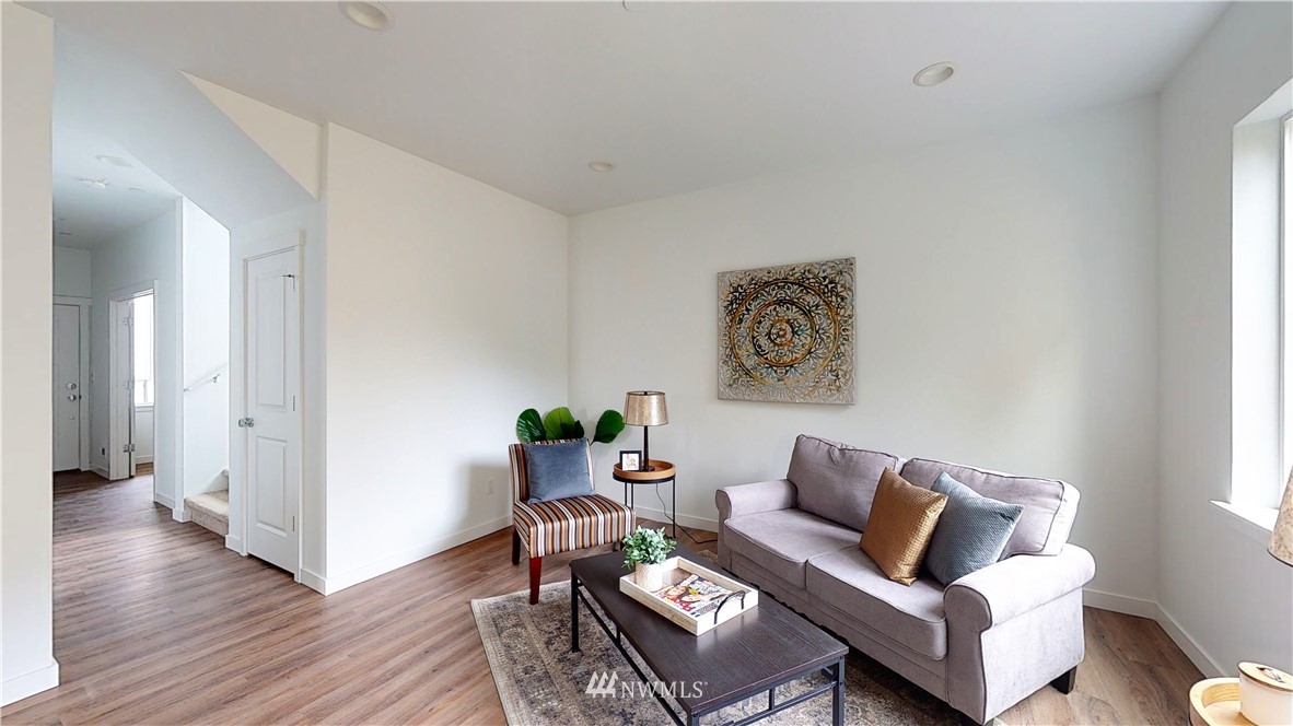 6404 South Langston Road Seattle, WA 98178 - Photo 3 of 19 Gallery Image 3
