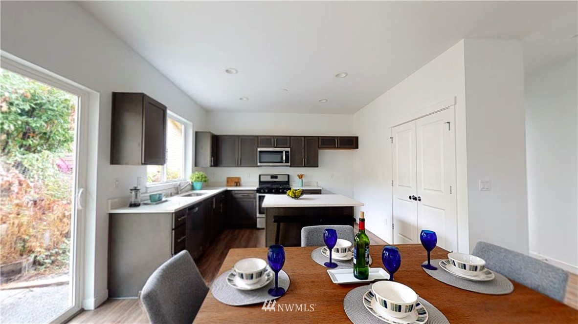 6404 South Langston Road Seattle, WA 98178 - Photo 7 of 19 Gallery Image 7