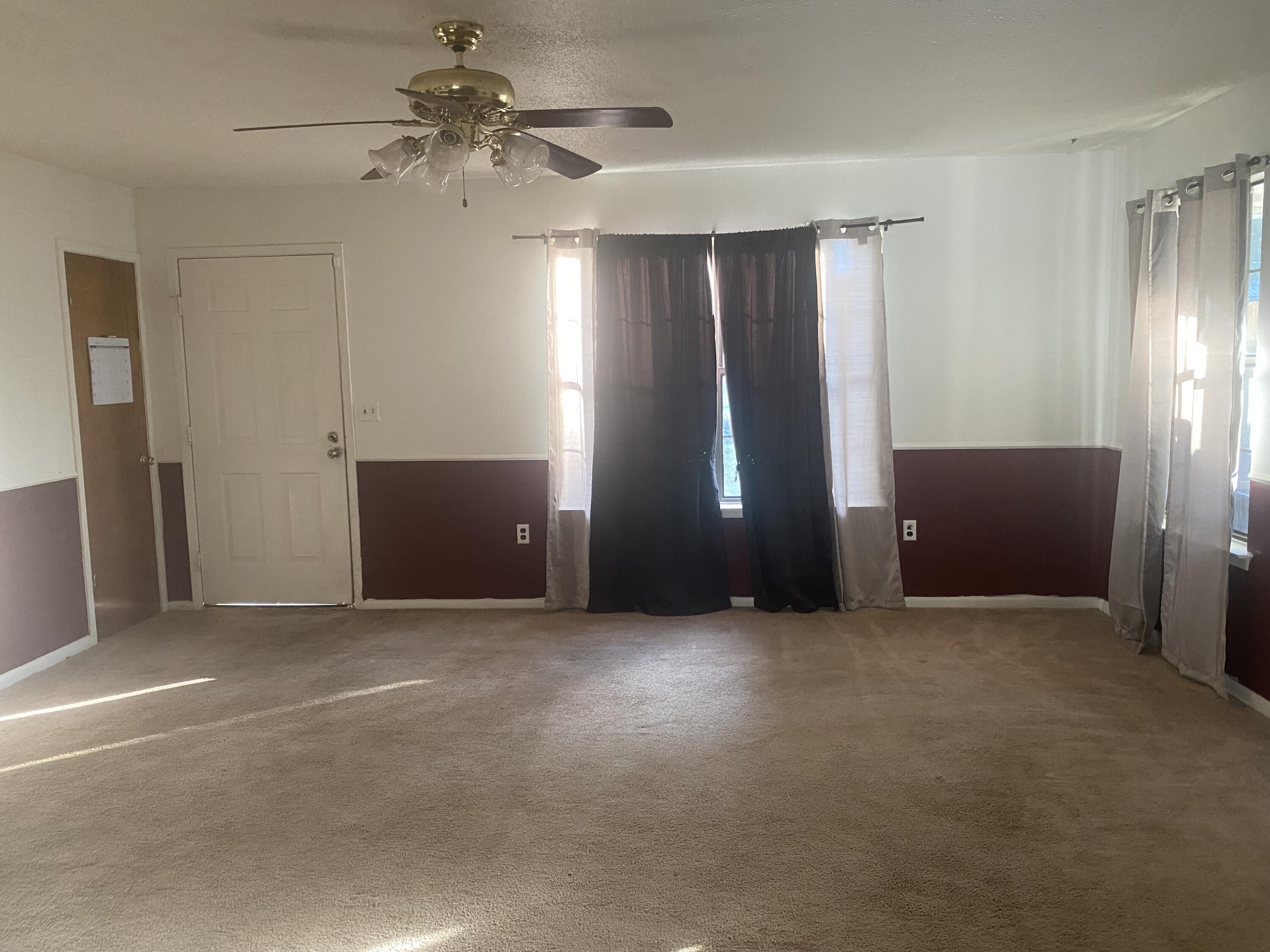 3172 Maple Street Crestview, FL 32539 - Photo 5 of 7 Living room