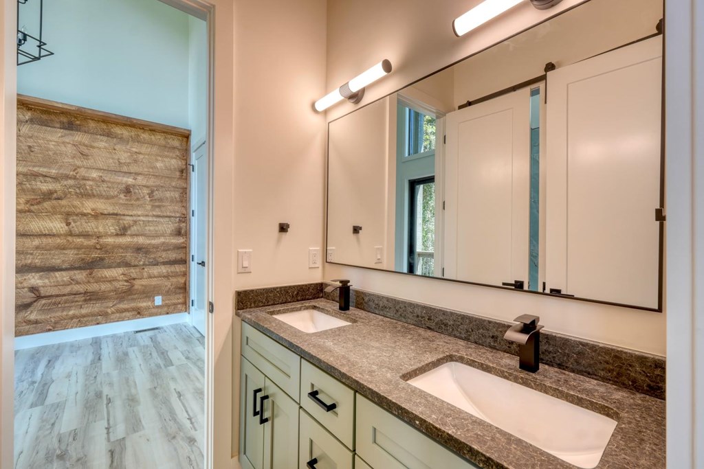 500 Williamstown Road Mineral Bluff, GA 30559 - Photo 23 of 71 Main House Guest Bathroom