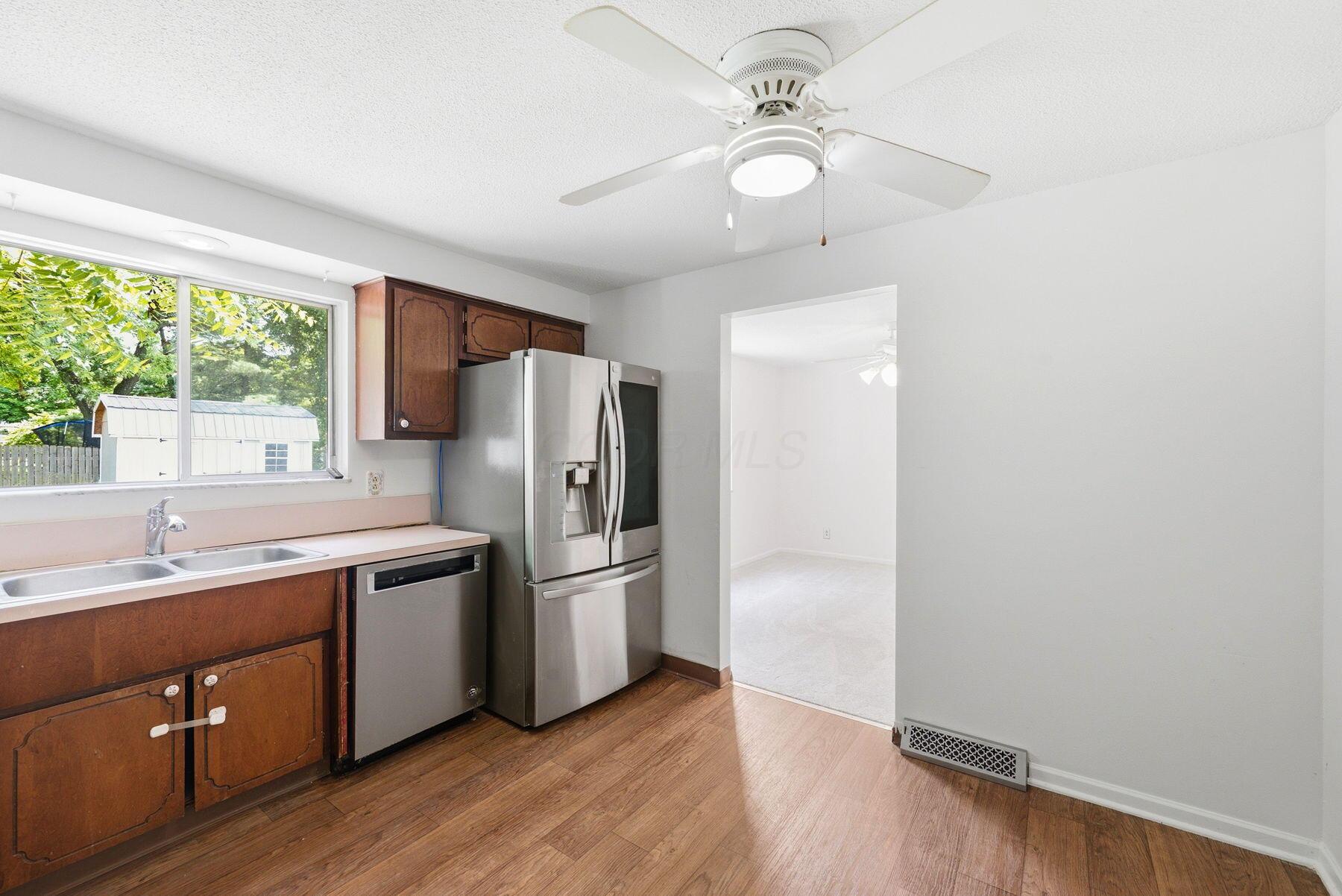 180 Landover Road Columbus, OH 43230 - Photo 27 of 60 kitchen