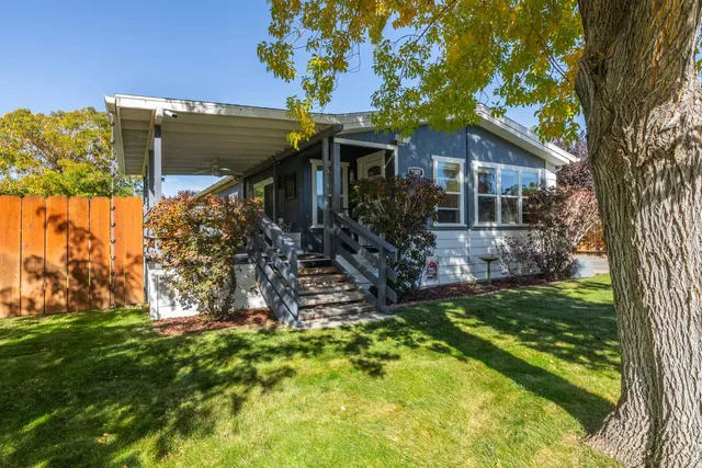 a view of house with background space