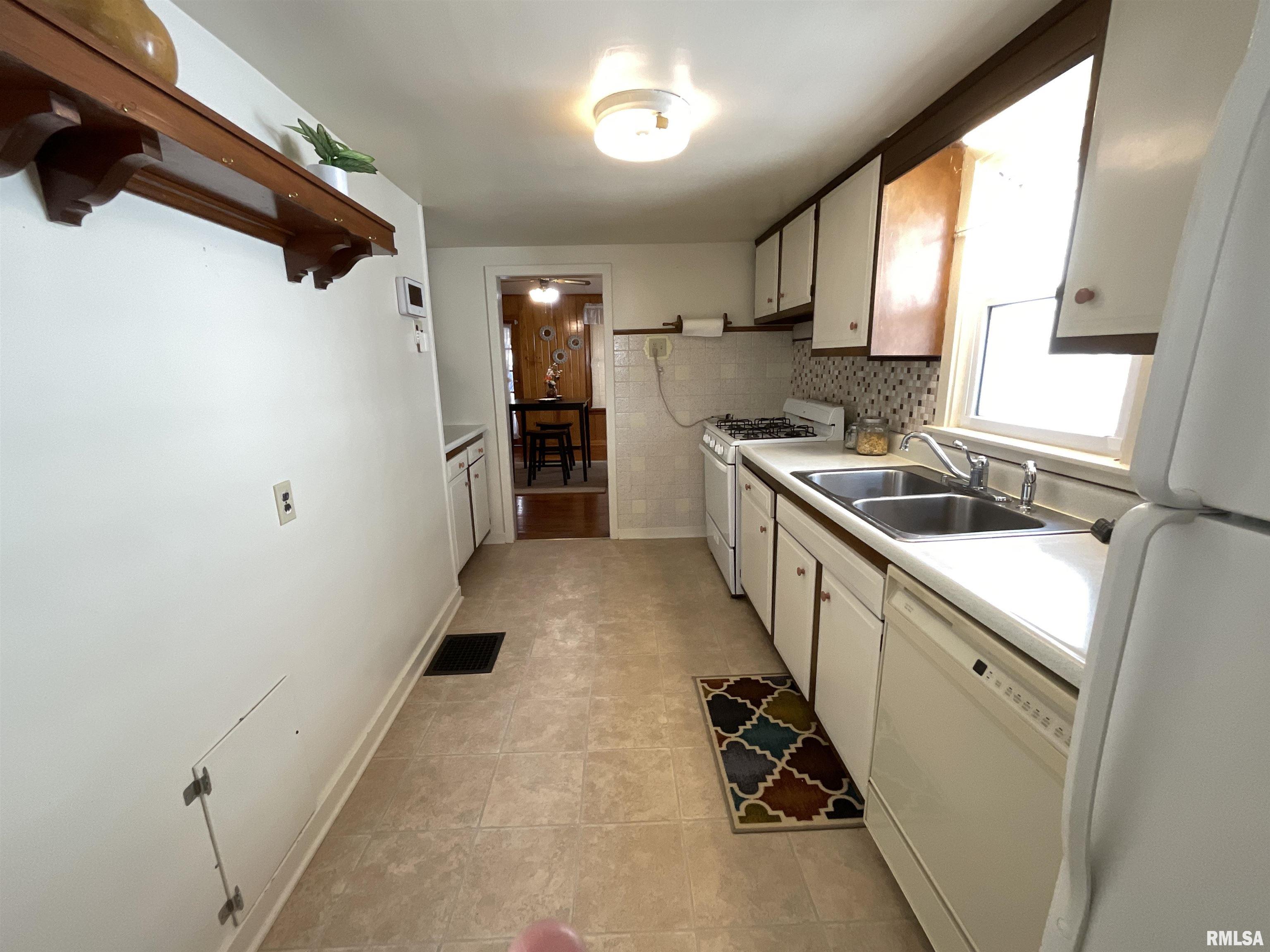 604 West Maple Avenue North Springfield, IL 62702 - Photo 9 of 24