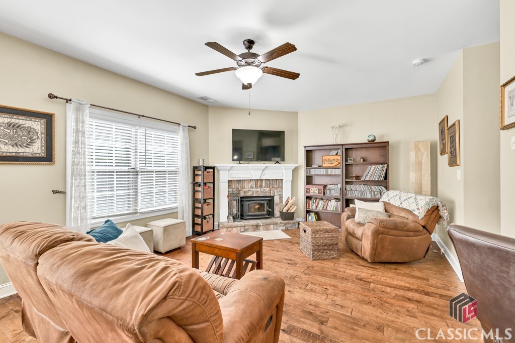1102 Blackstone Way Atlanta, GA 30339 - Photo 15 of 43 Wood Burning Insert