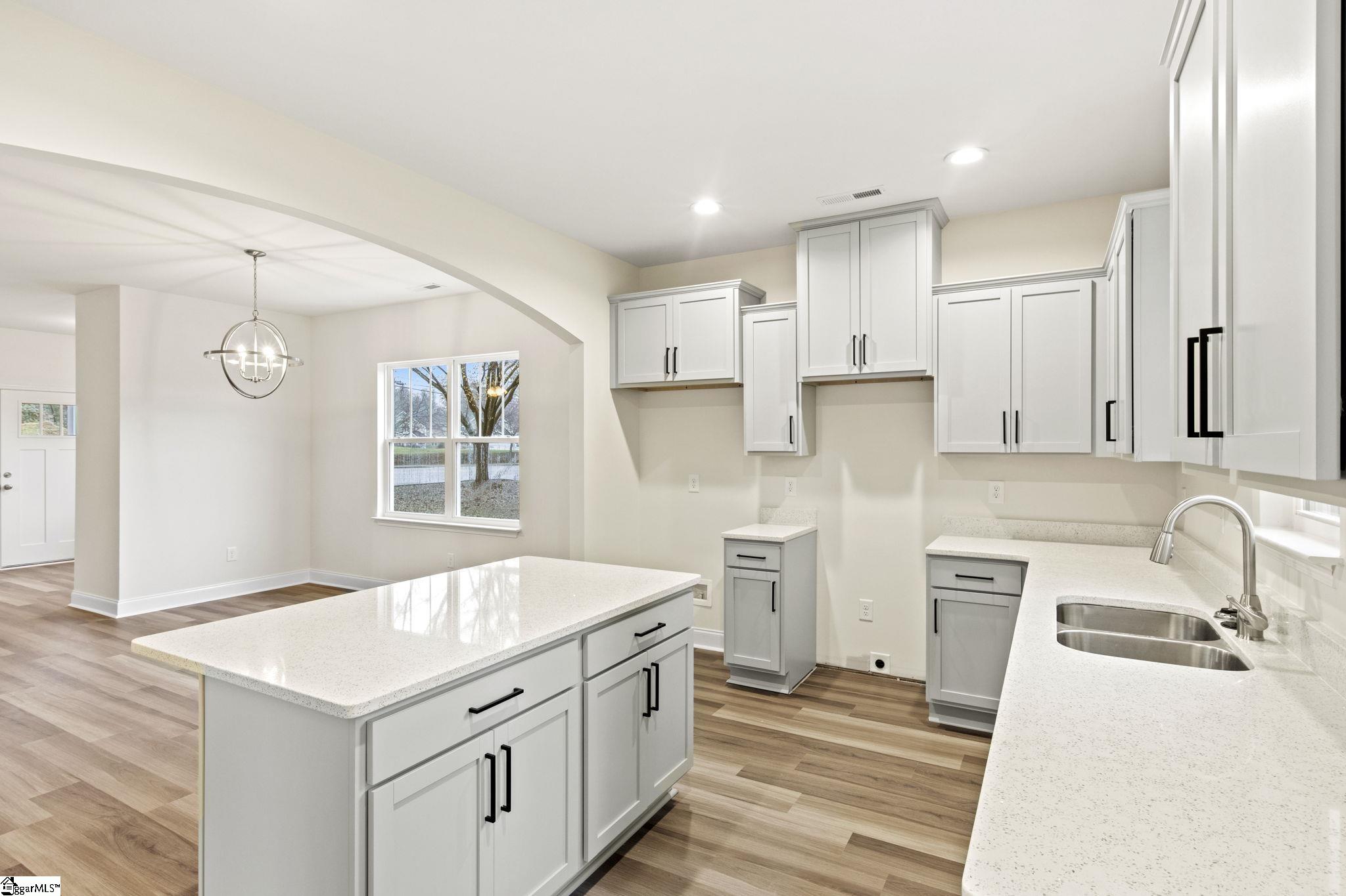 506 Rutherford Road Greenville, SC 29609 - Photo 8 of 23 Gallery Image 8