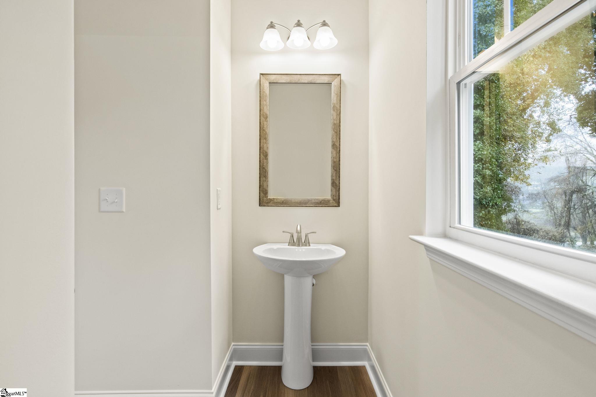 506 Rutherford Road Greenville, SC 29609 - Photo 10 of 23 Gallery Image 10
