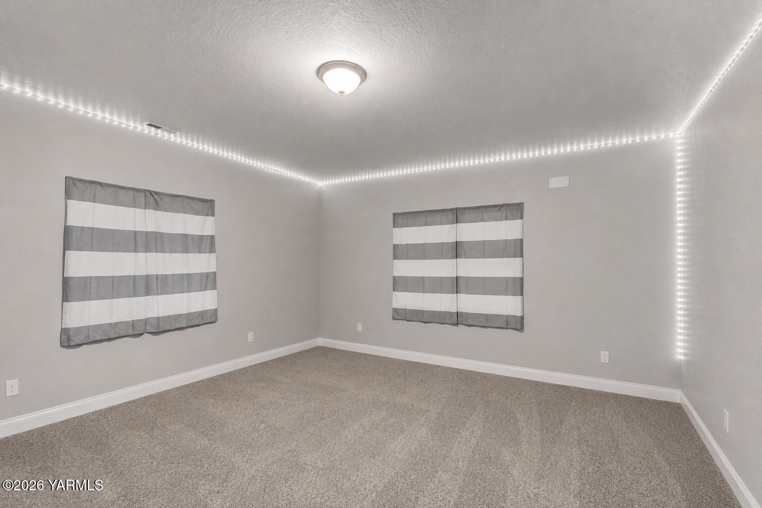 1811 Beam Road Granger, WA 98932 - Photo 14 of 26 a view of a room that has a window in it