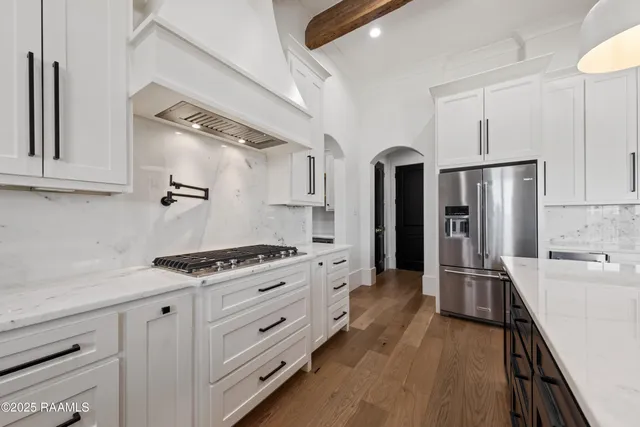 $873,000 | 124 Breakers Way, Scott, LA 70583