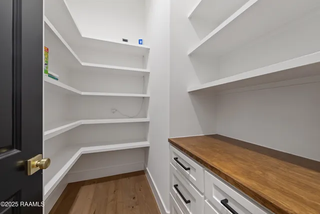 $873,000 | 124 Breakers Way, Scott, LA 70583