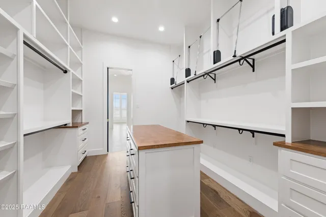 $873,000 | 124 Breakers Way, Scott, LA 70583