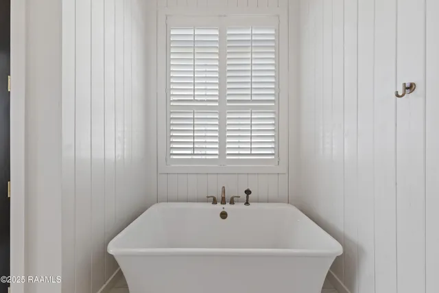 $873,000 | 124 Breakers Way, Scott, LA 70583