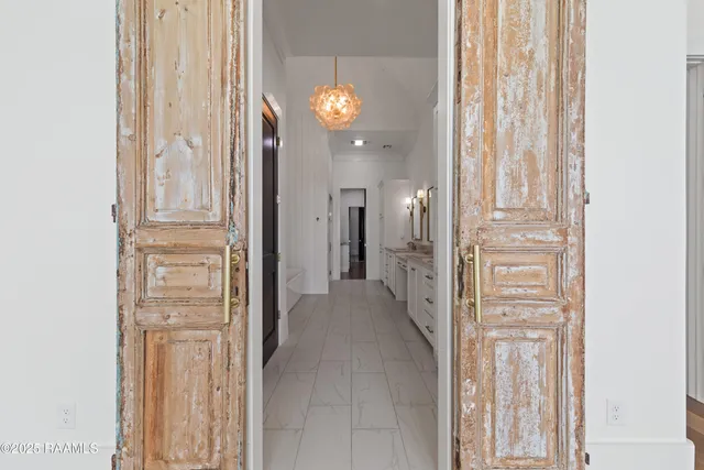 $873,000 | 124 Breakers Way, Scott, LA 70583