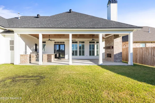 $873,000 | 124 Breakers Way, Scott, LA 70583