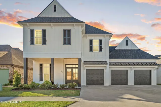 $873,000 | 124 Breakers Way, Scott, LA 70583