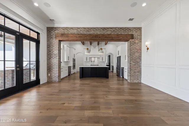 $873,000 | 124 Breakers Way, Scott, LA 70583