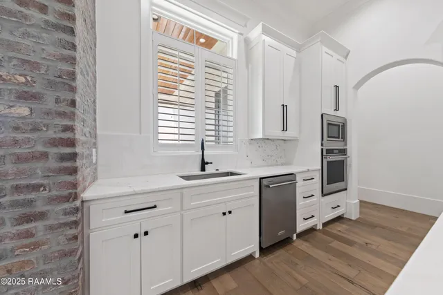 $873,000 | 124 Breakers Way, Scott, LA 70583