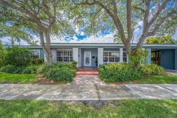 $4,500 | 2201 North Lakeside Drive, Lake Worth Beach, FL 33460