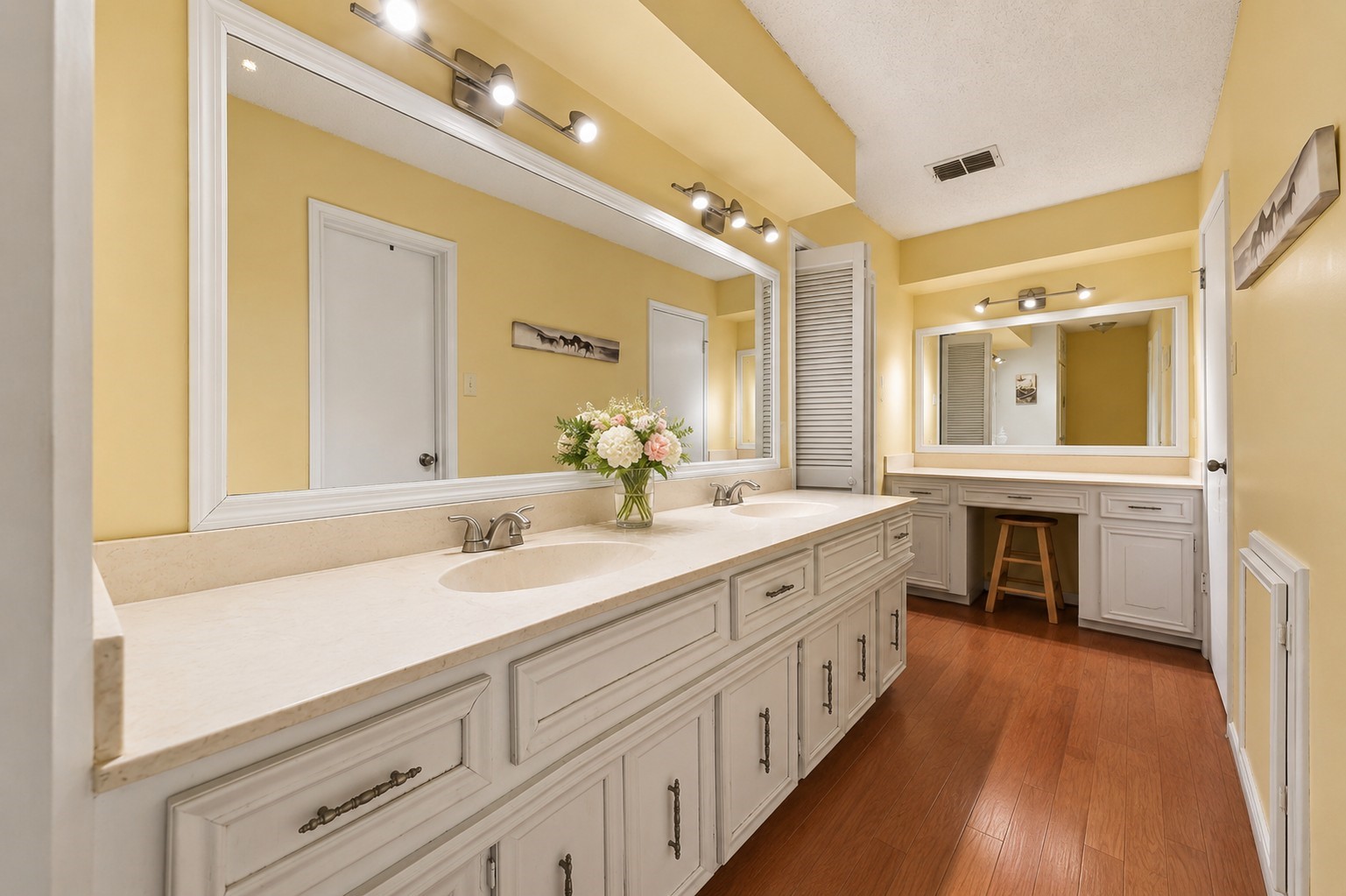 5815 Theall Road Houston, TX 77066 - Photo 20 of 36