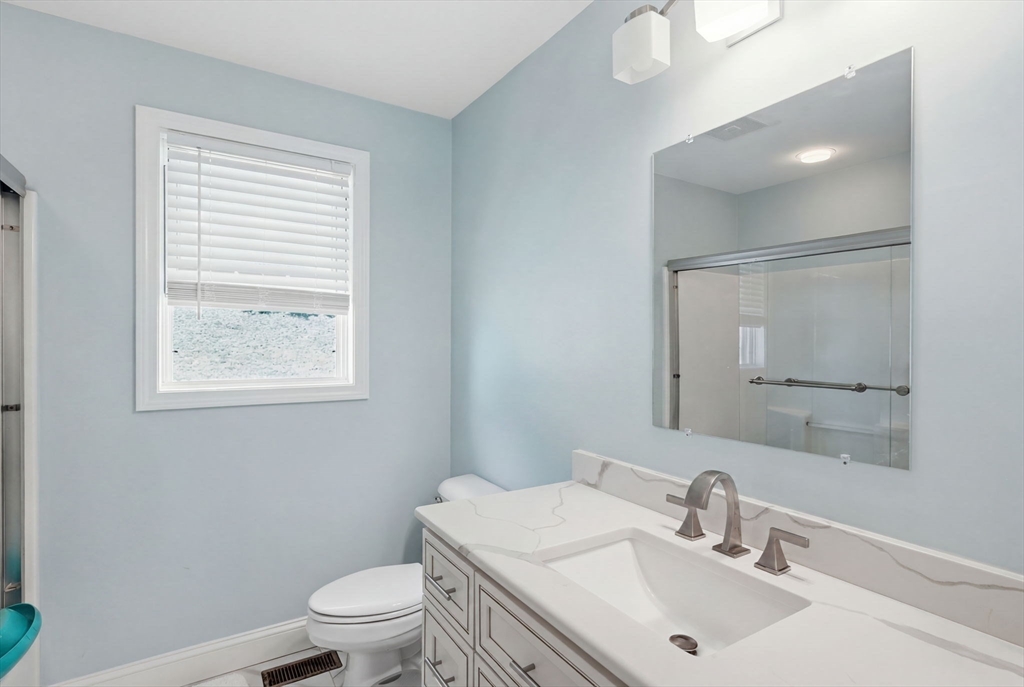 67 Hidden Road Dracut, MA 01826 - Photo 21 of 32