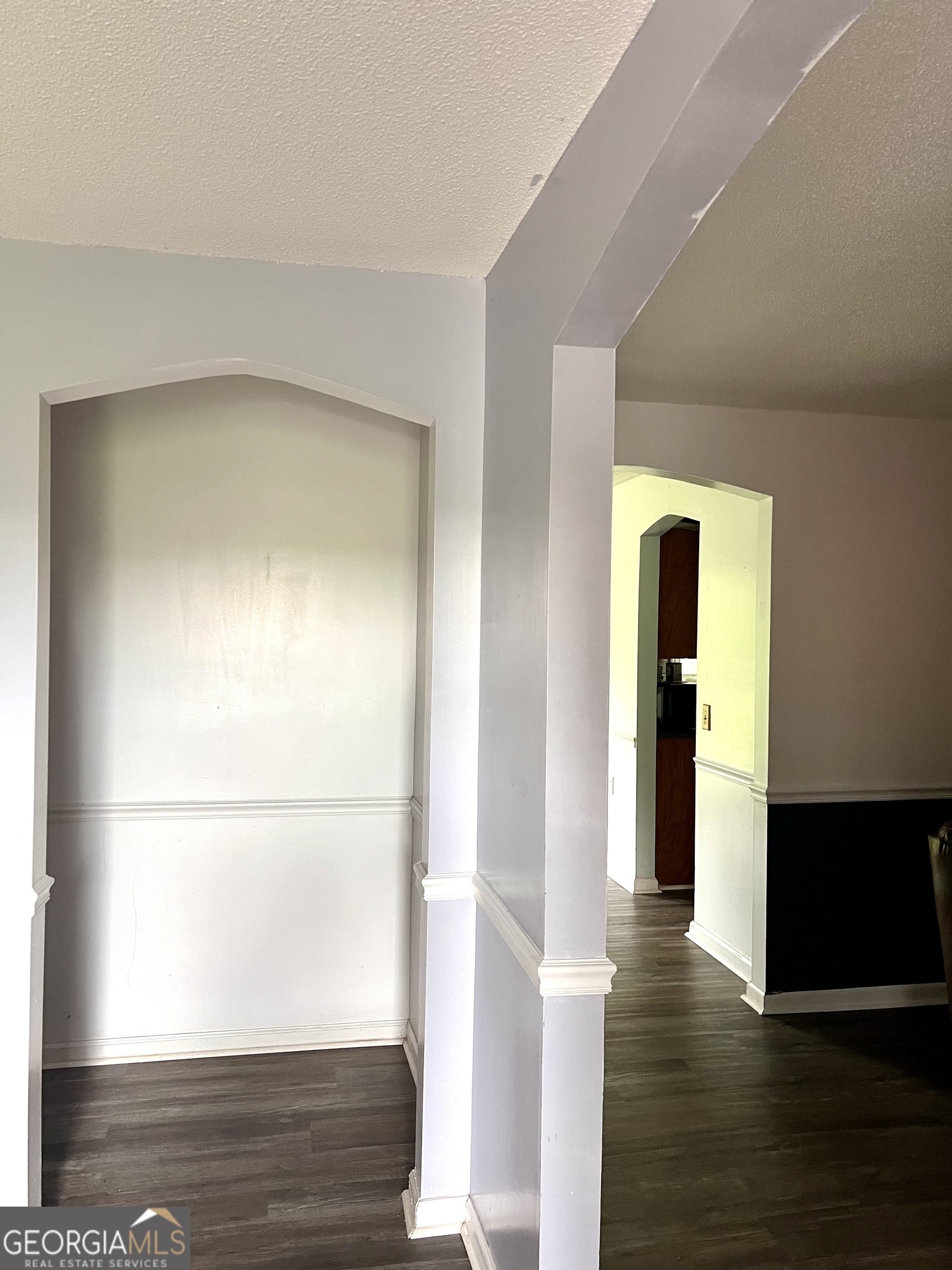 46 Ray Roderick Road Eastman, GA 31023 - Photo 17 of 22 a view of a hallway with wooden floor