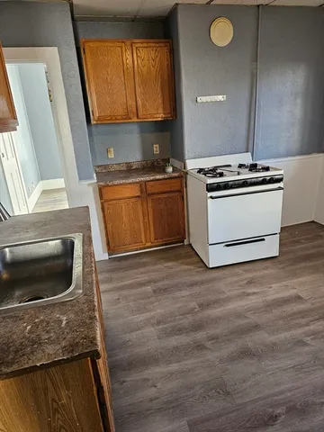 $2,000 | 7 Barnes Street, Unit 1, Webster, MA 01570