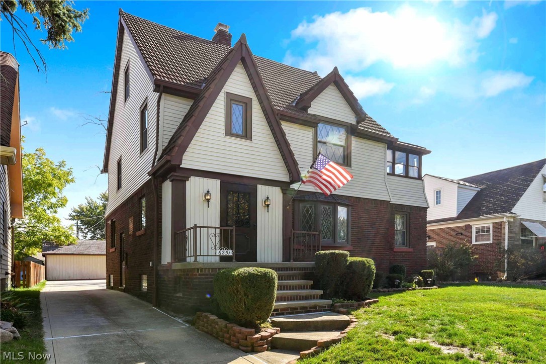 6251 Manchester Road Parma, OH 44129 - Photo 2 of 34